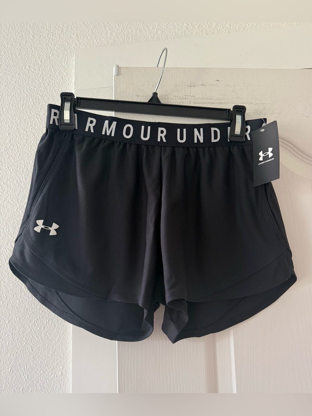 Under Armour Play Up 3.0 Shorts Women’s Small Black HeatGear NWT